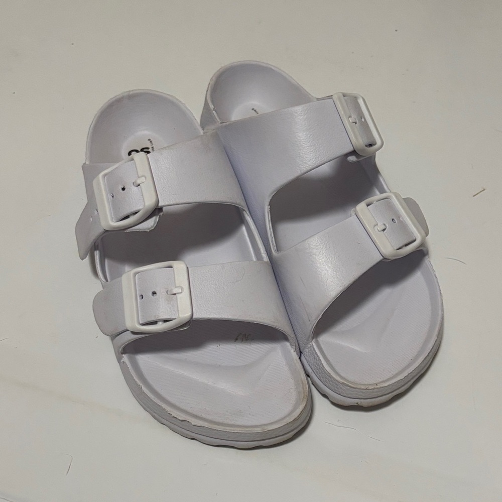 SO brand white sandals